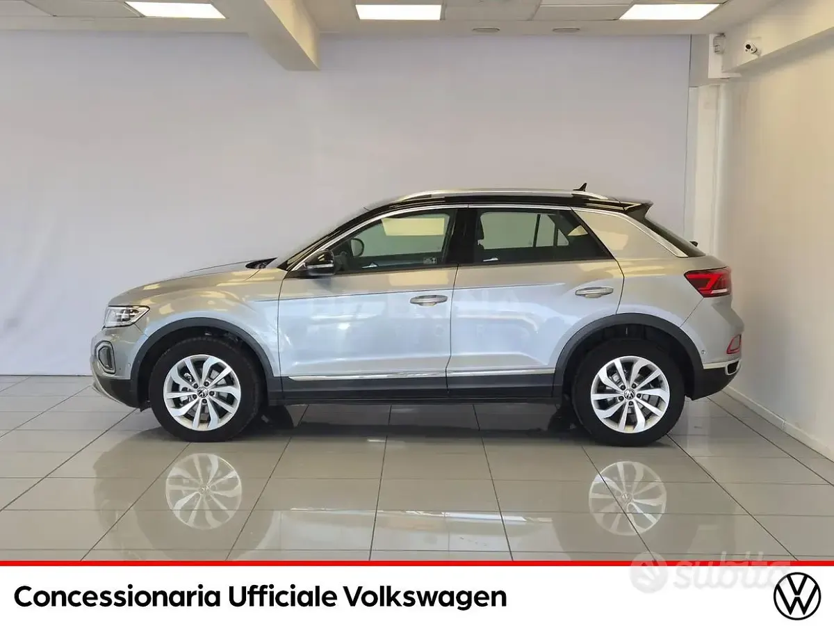 Usado VW T-Roc Style 116 CV (85 kW) 2025 Gris SUV