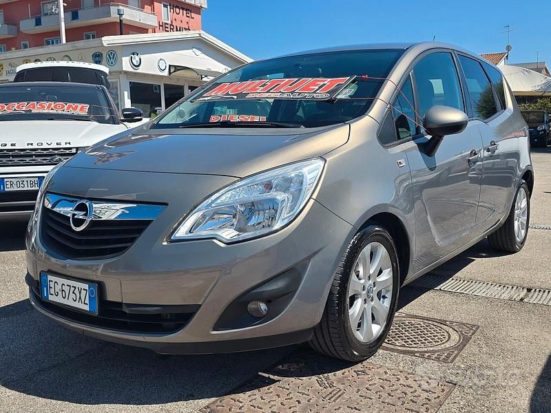 Usata Opel Meriva Cosmo 95 CV (69 kW) 2012 Marrone Monovolume