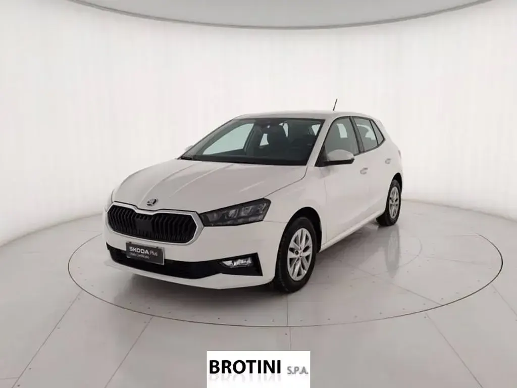 Usata Skoda Fabia Selection 116 CV (85 kW) 2024 Bianco pastello Utilitaria