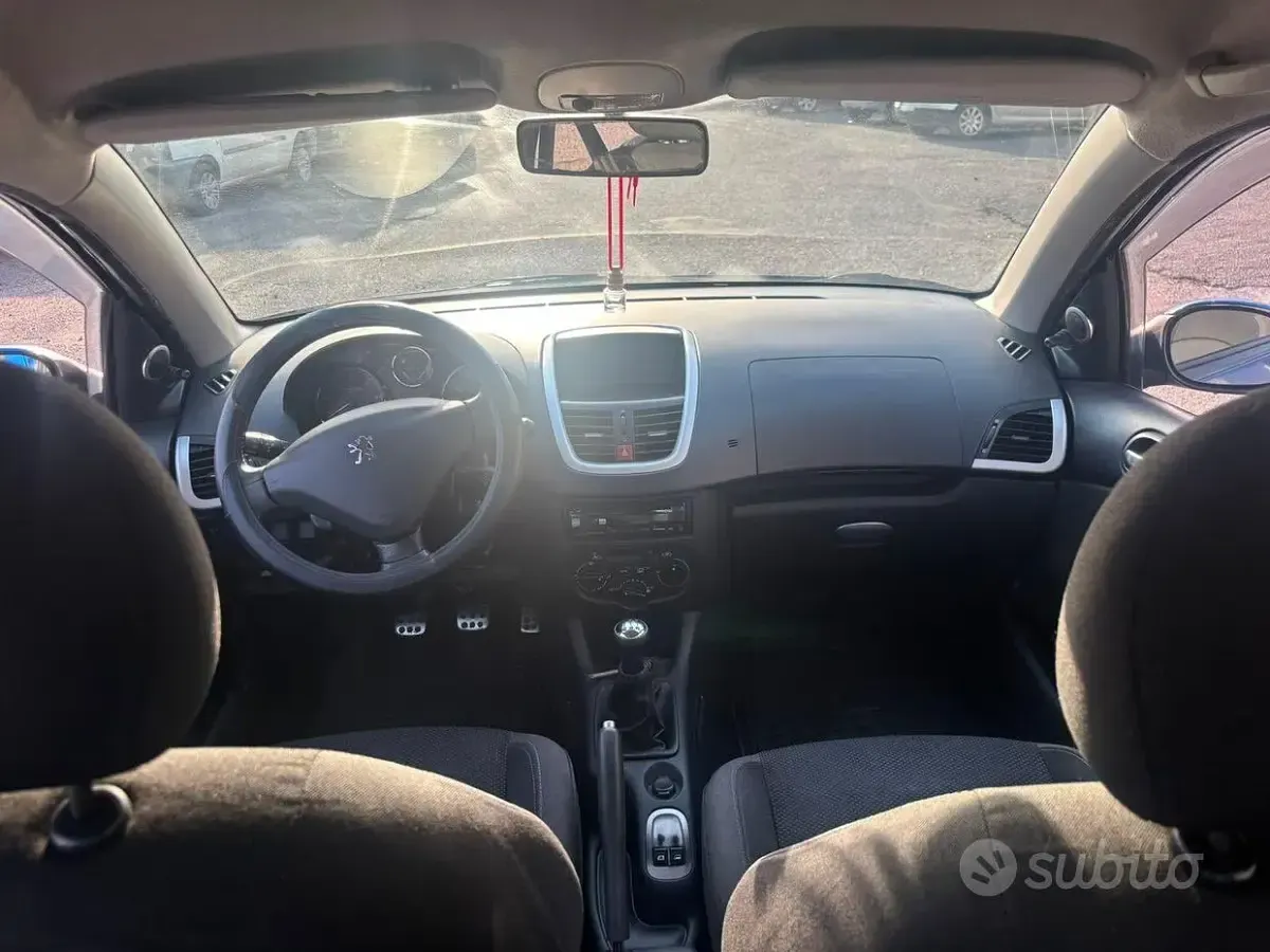 Usata Peugeot 206+ 68 CV (50 kW) 2010 Bluazzurro Utilitaria