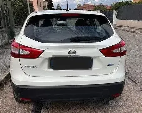 Usata Nissan Qashqai 110 CV (80 kW) 2015 Bianco SUV
