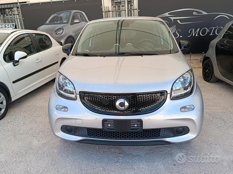 Grigio Usata 2018 Smart ForFour Passion Utilitaria | 9699 € (Buon prezzo) - Immagine 1/4