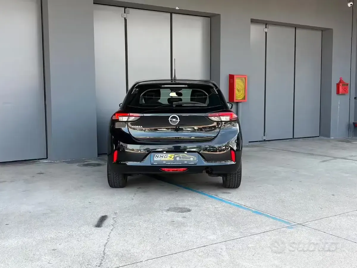 Usata Opel Corsa Elegance 101 CV (74 kW) 2021 Nero Utilitaria