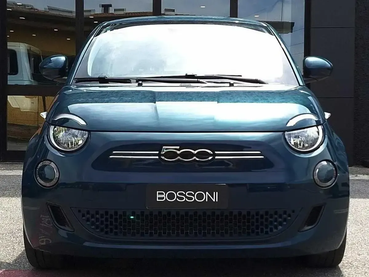 Usata Fiat 500e Icon 42 kW (58 CV) 2022 Blu Utilitaria