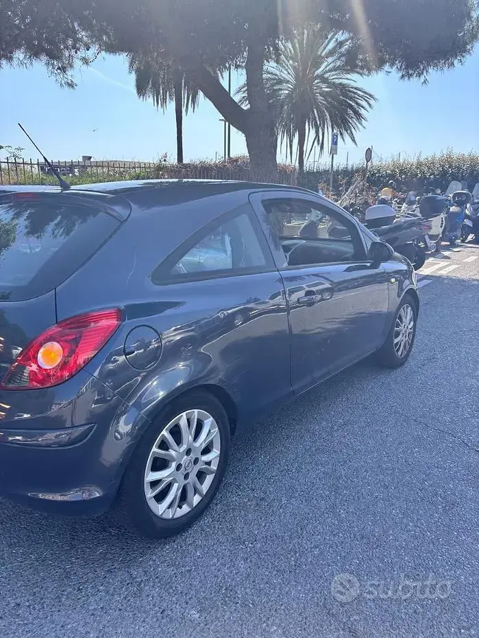 Usata Opel Corsa 80 CV (58 kW) 2009 Bluazzurro Utilitaria