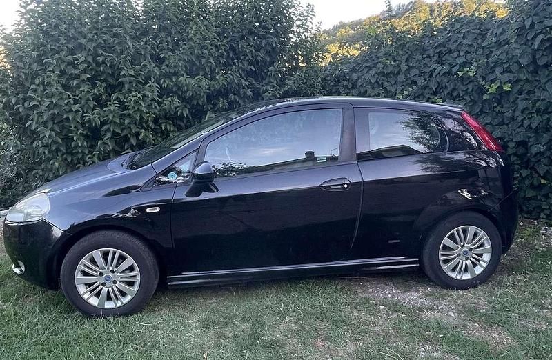 Usata Fiat Grande Punto Active 75 CV (55 kW) 2006 Nero Utilitaria
