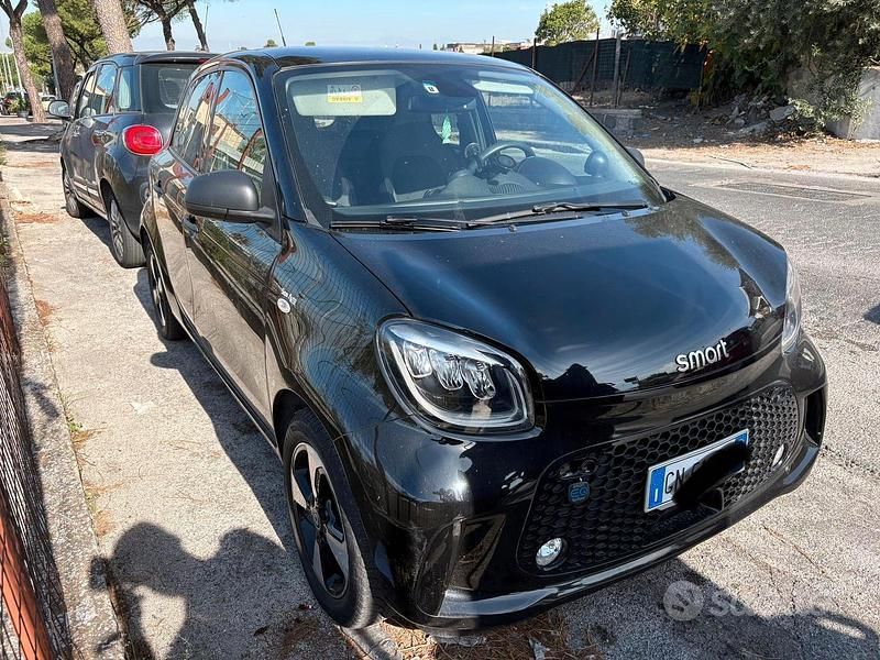 Nero Usata 2021 Smart ForFour Electric Drive Tre volumi | 12.990 € (Buon prezzo) - Immagine 1/4