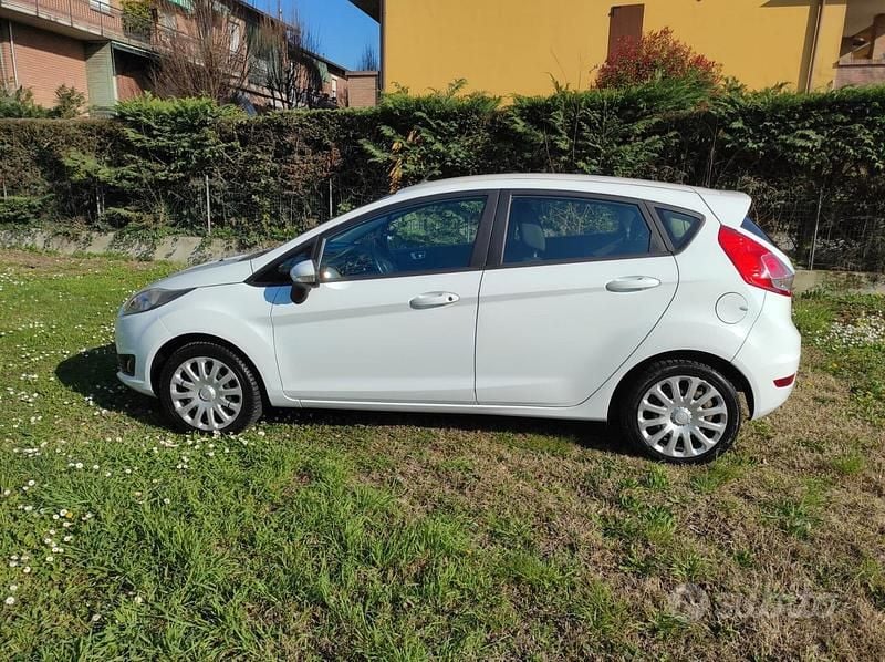 Usata Ford Fiesta 95 CV (69 kW) 2016 Bianco Berlina