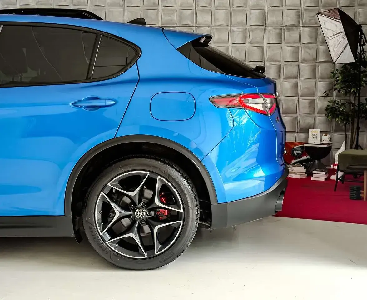Usata Alfa Romeo Stelvio Ti 209 CV (153 kW) 2020 Blu/azzurro SUV