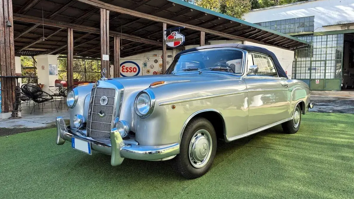Usata Mercedes 220 100 CV (73 kW) 1957 Argento Cabrio