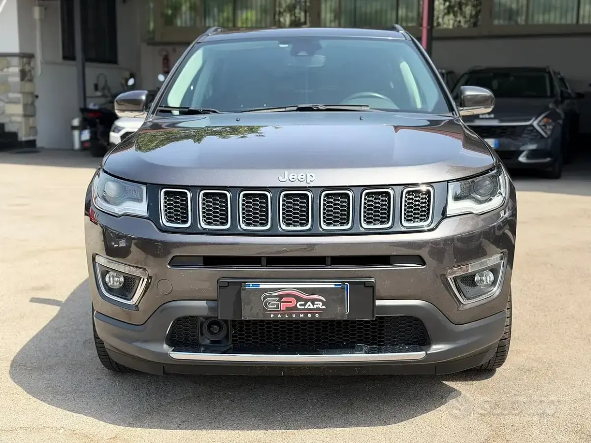 Usata Jeep Compass Limited 170 CV (125 kW) 2019 Grigio SUV