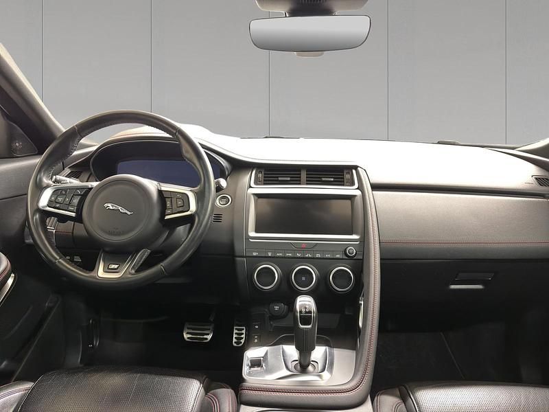 Usata Jaguar E-Pace Chequered Flag 180 CV (132 kW) 2019 Antracite metallizzato SUV