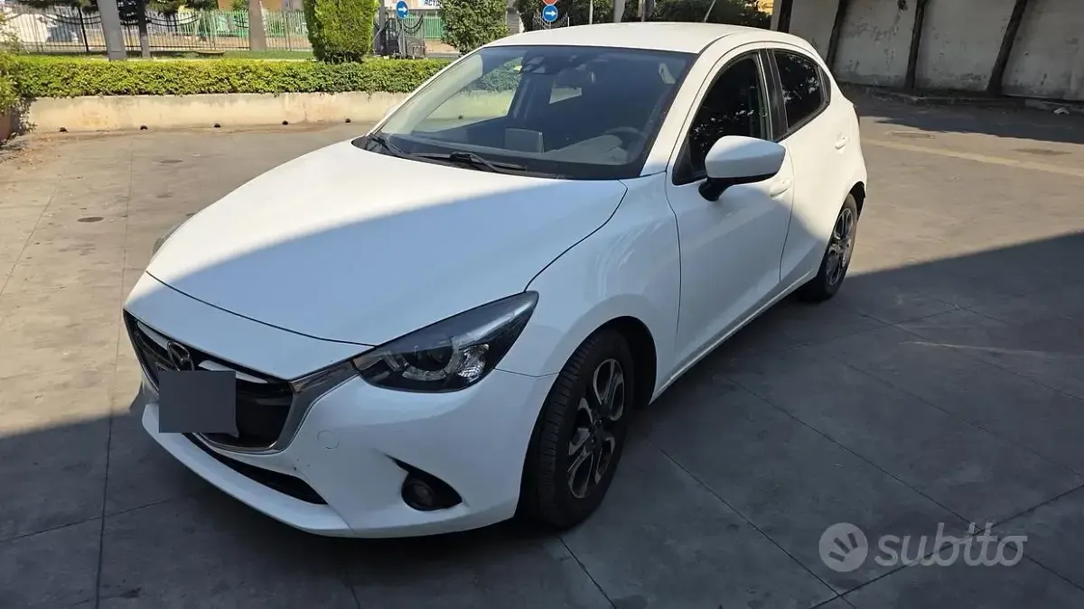 Usata Mazda 2 105 CV (77 kW) 2016 Bianco Utilitaria