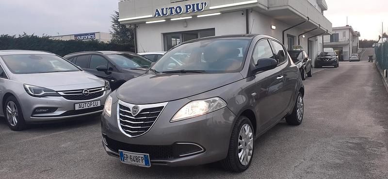 Usata Lancia Ypsilon Silver 95 CV (69 kW) 2012 Grigio Utilitaria