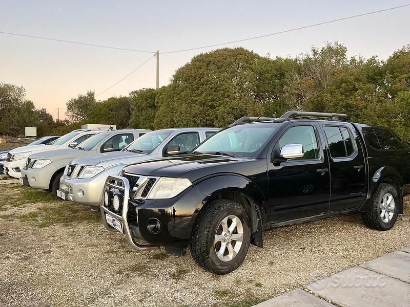 Usata Nissan Navara 190 CV (139 kW) 2012 Nero Pick-up