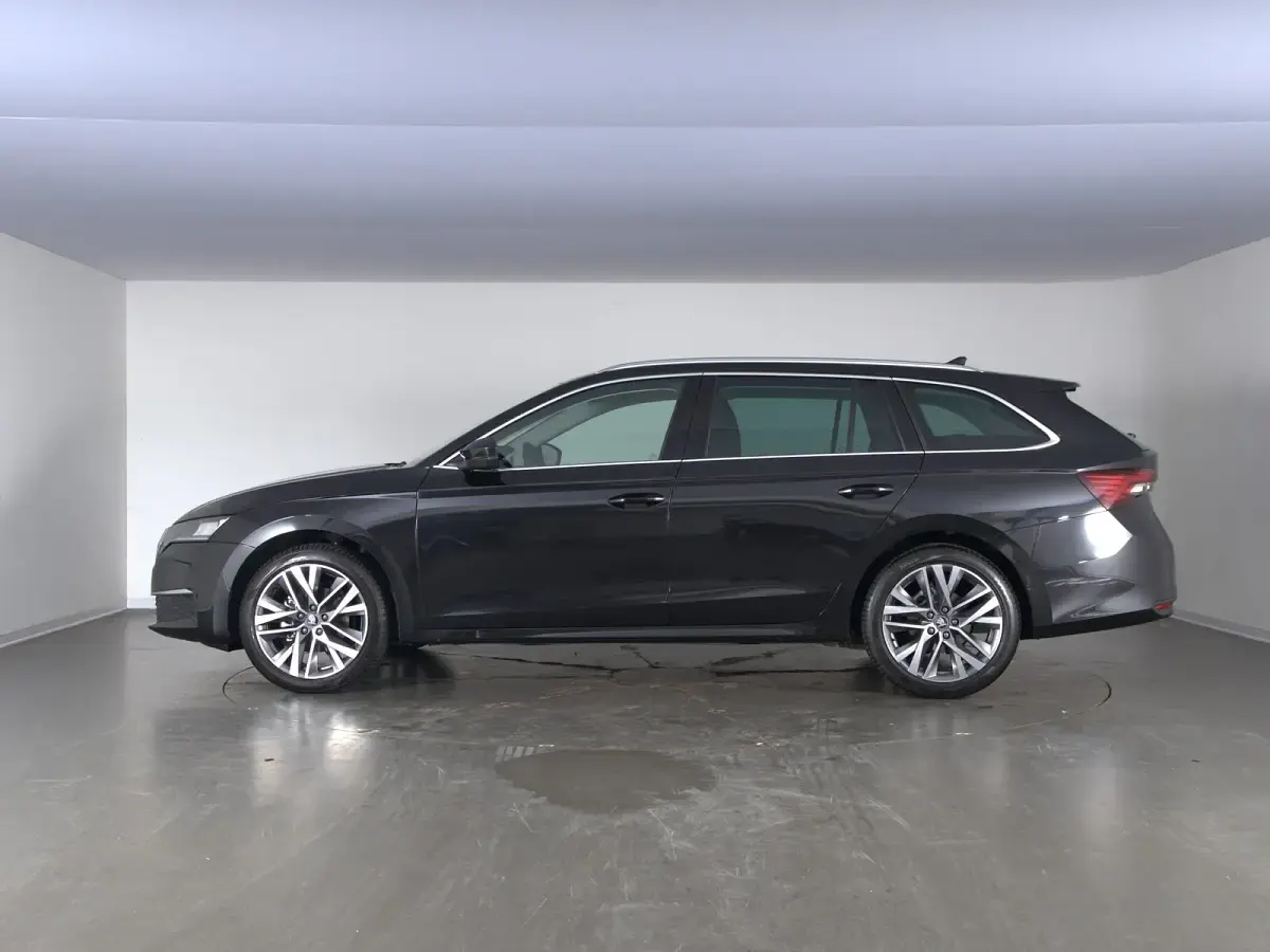 Usata Skoda Octavia Selection 150 CV (110 kW) 2025 Nero tulipano perlato Station wagon
