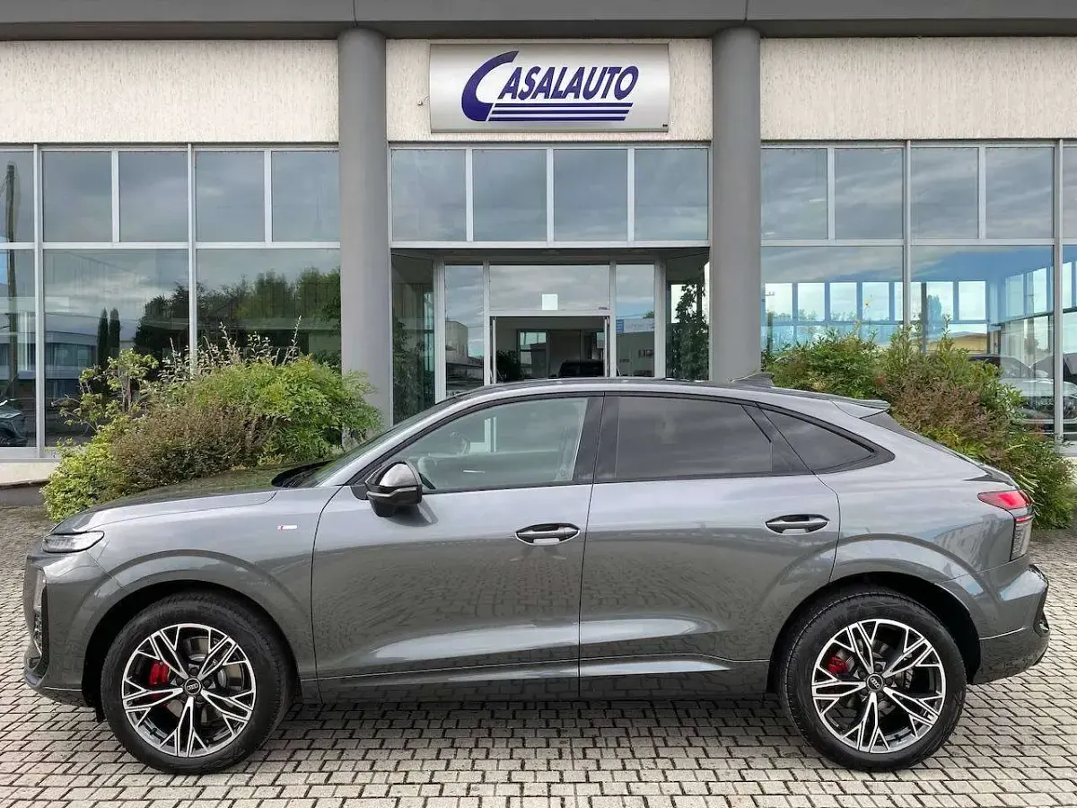 Nuova Audi Q3 Sportback S-Line 204 CV (150 kW) 2026 Grigio daytona SUV