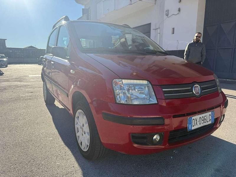 Rosso Usata 2009 Fiat Panda Dynamic Tre volumi | 1950 € (Ottimo prezzo) - Immagine 1/4