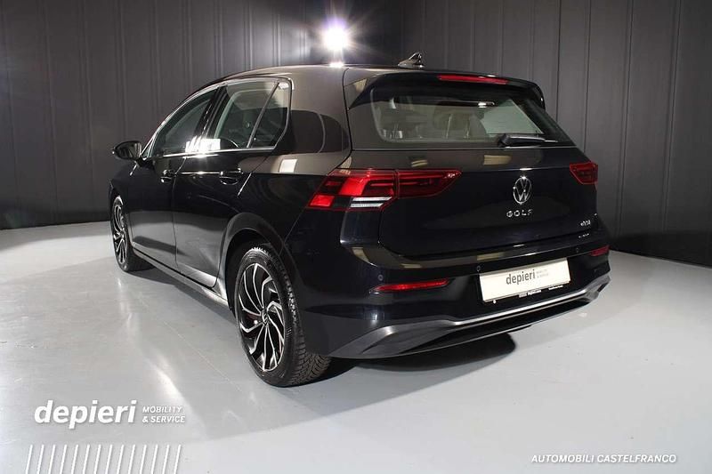 Usata VW Golf VIII Life 110 CV (80 kW) 2023 Nero Utilitaria