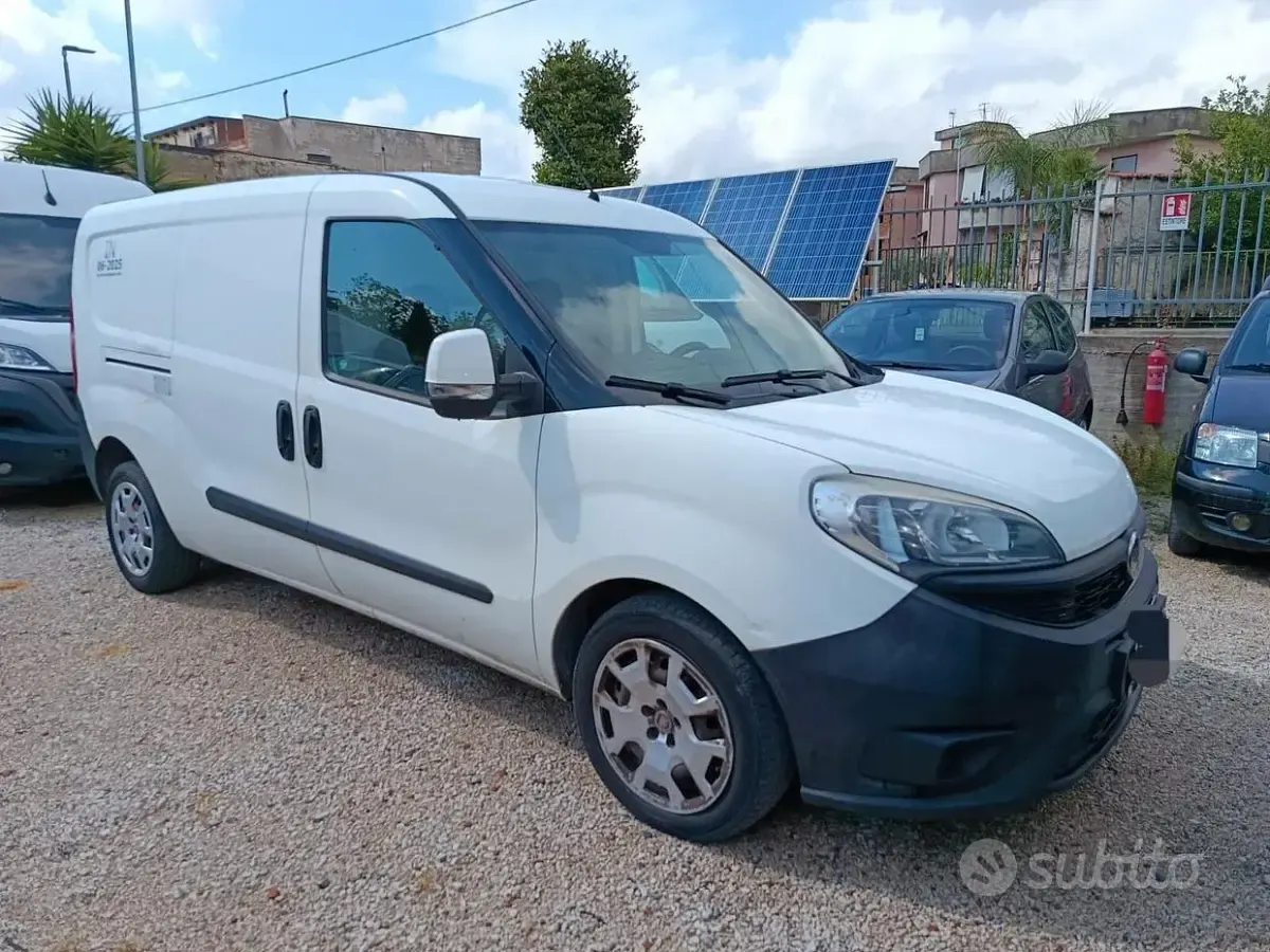 Usata Fiat Doblò 105 CV (77 kW) 2016 Bianco Monovolume