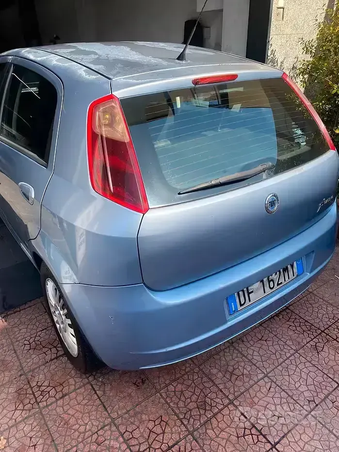 Usata Fiat Grande Punto 90 CV (66 kW) 2006 Bluazzurro Utilitaria