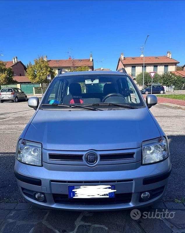 Grigio Usata 2010 Fiat Panda Active Due volumi | 4500 € (Cara) - Immagine 1/4