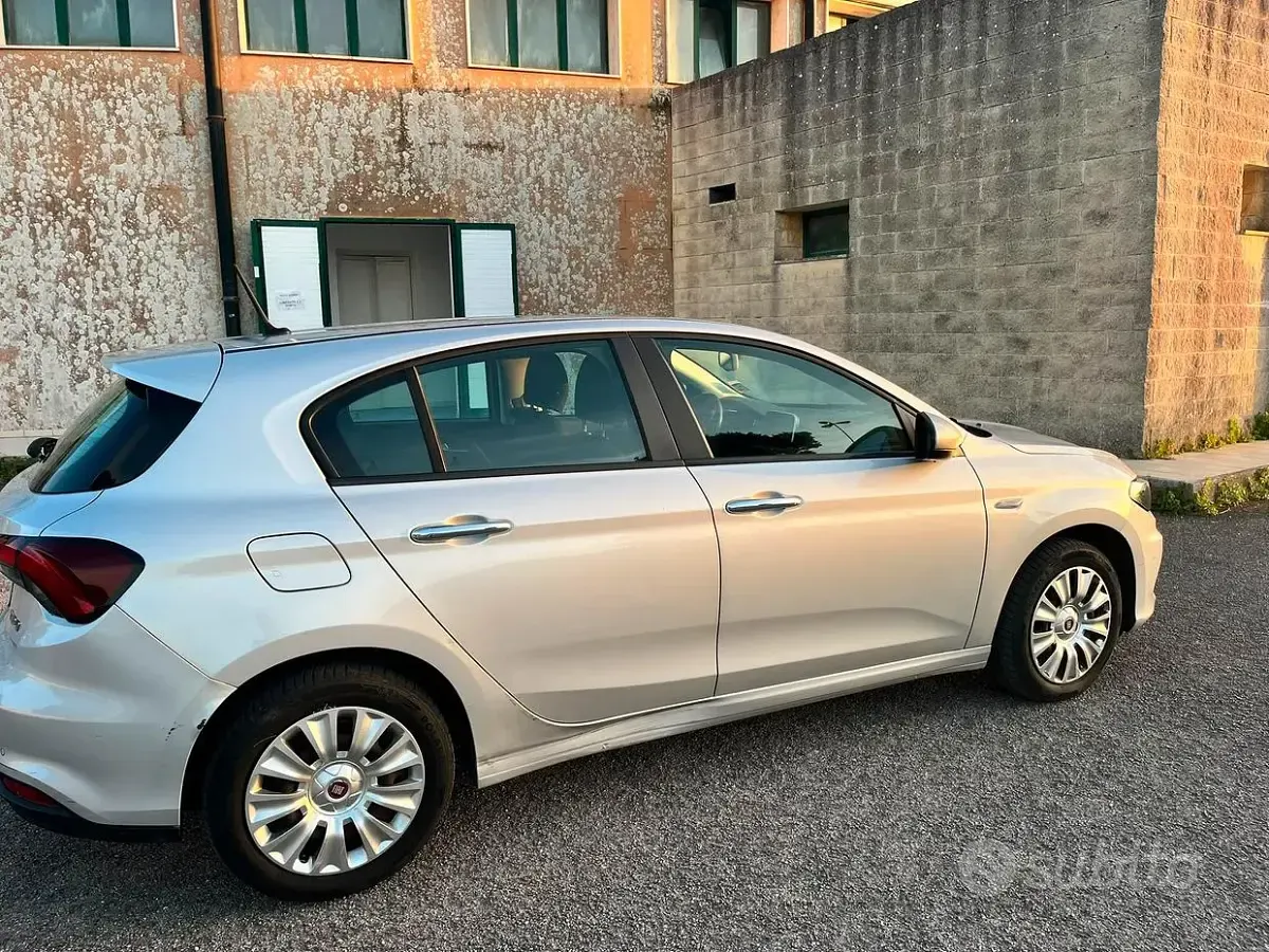 Usata Fiat Tipo 95 CV (69 kW) 2019 Grigio Berlina