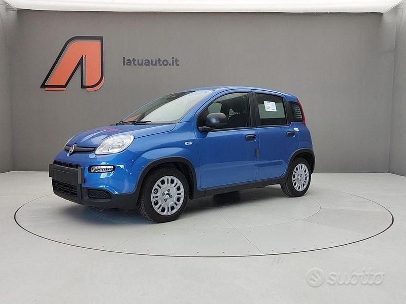Nuova Fiat Panda Pop 70 CV (51 kW) 2025 Blu italia Utilitaria
