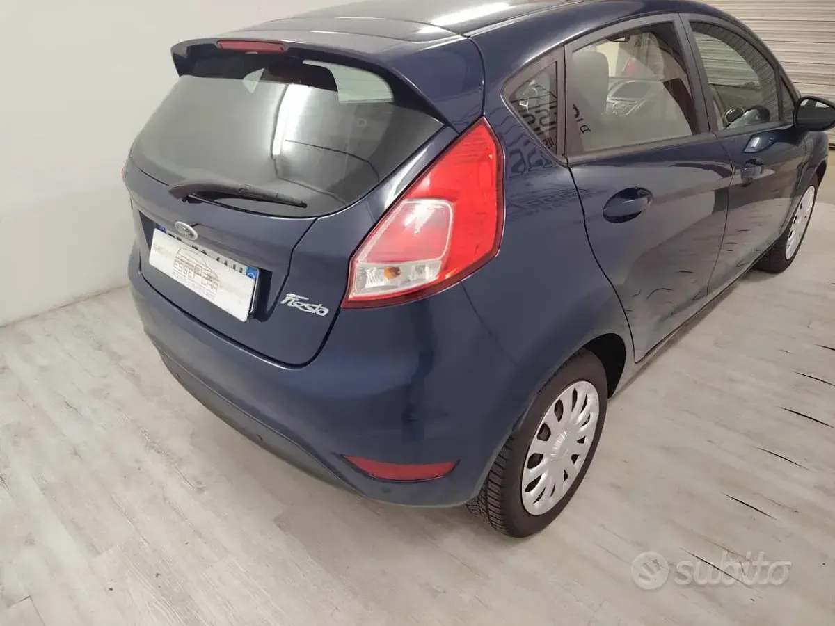 Usata Ford Fiesta Titanium 95 CV (69 kW) 2016 Bluazzurro Utilitaria