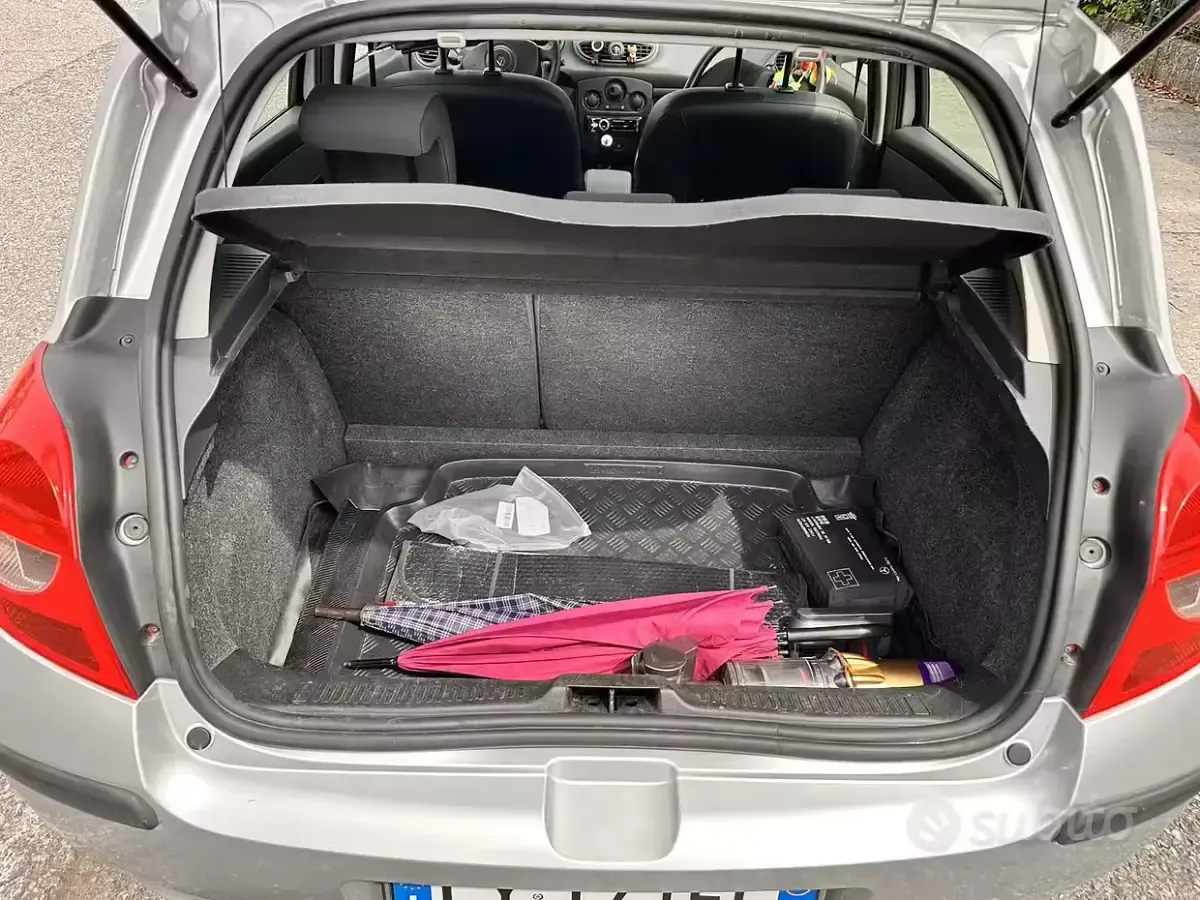 Usata Renault Clio III 2005 Grigio Utilitaria