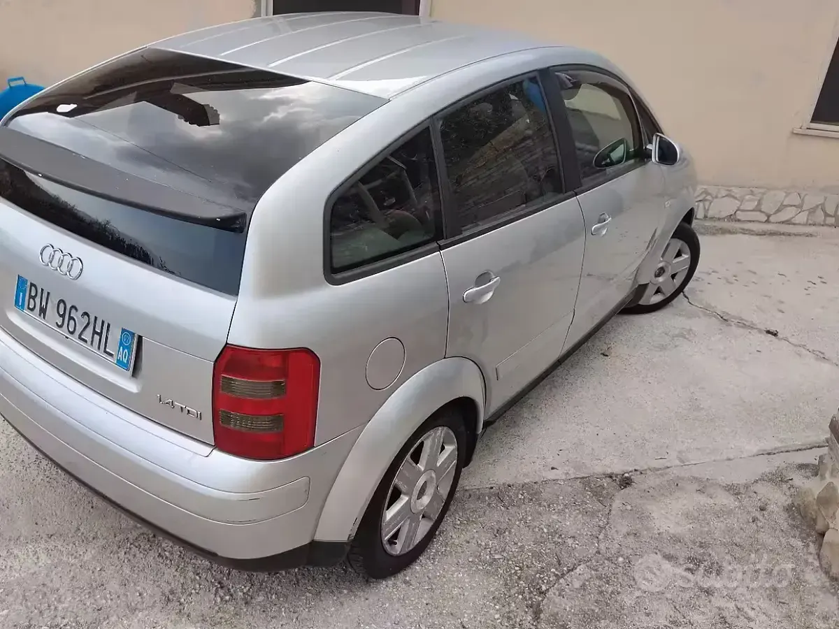 Usata Audi A2 75 CV (55 kW) 2002 Grigio Utilitaria