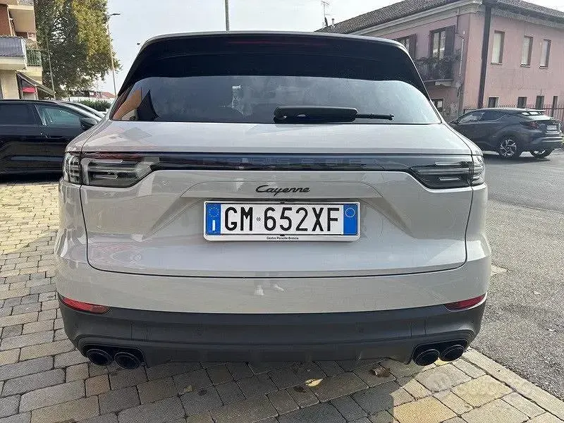 Usata Porsche Cayenne 340 CV (250 kW) 2023 Marrone SUV