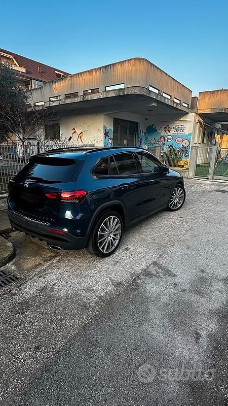 Usata Mercedes GLA200 Premium 150 CV (110 kW) 2023 Blu SUV