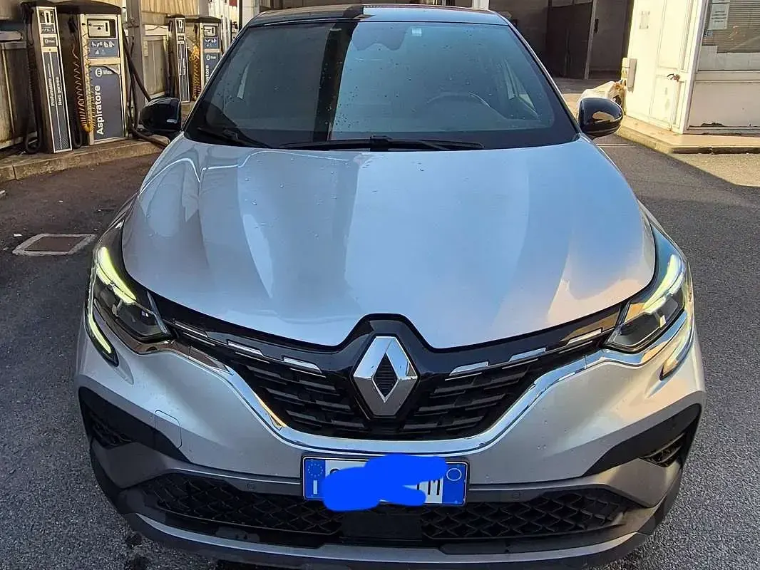 Usata Renault Captur RS Line 94 CV (69 kW) 2021 Argento SUV