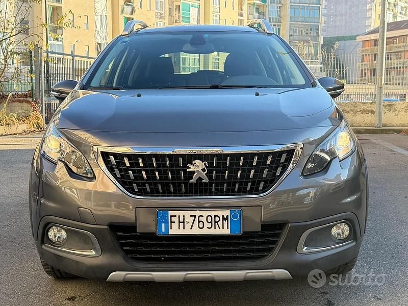 Usata Peugeot 2008 GT-line 99 CV (72 kW) 2017 Grigio SUV