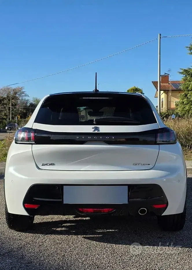Usata Peugeot 208 GT-line 102 CV (75 kW) 2020 Bianco Utilitaria