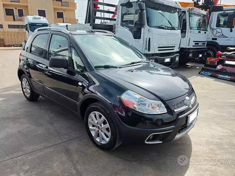 Usata Fiat Sedici Emotion 120 CV (88 kW) 2010 SUV