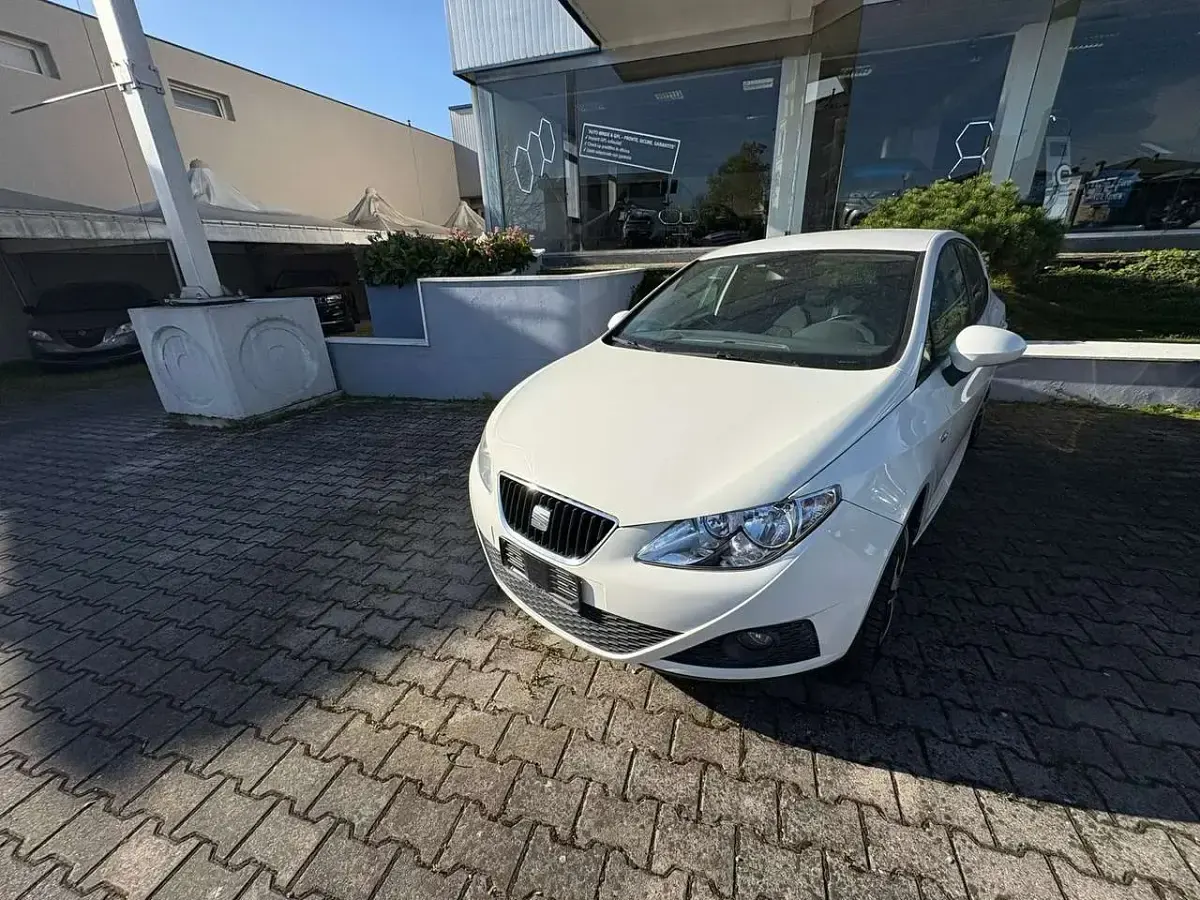 Usata Seat Ibiza SC Style 69 CV (50 kW) 2011 Bianco Utilitaria