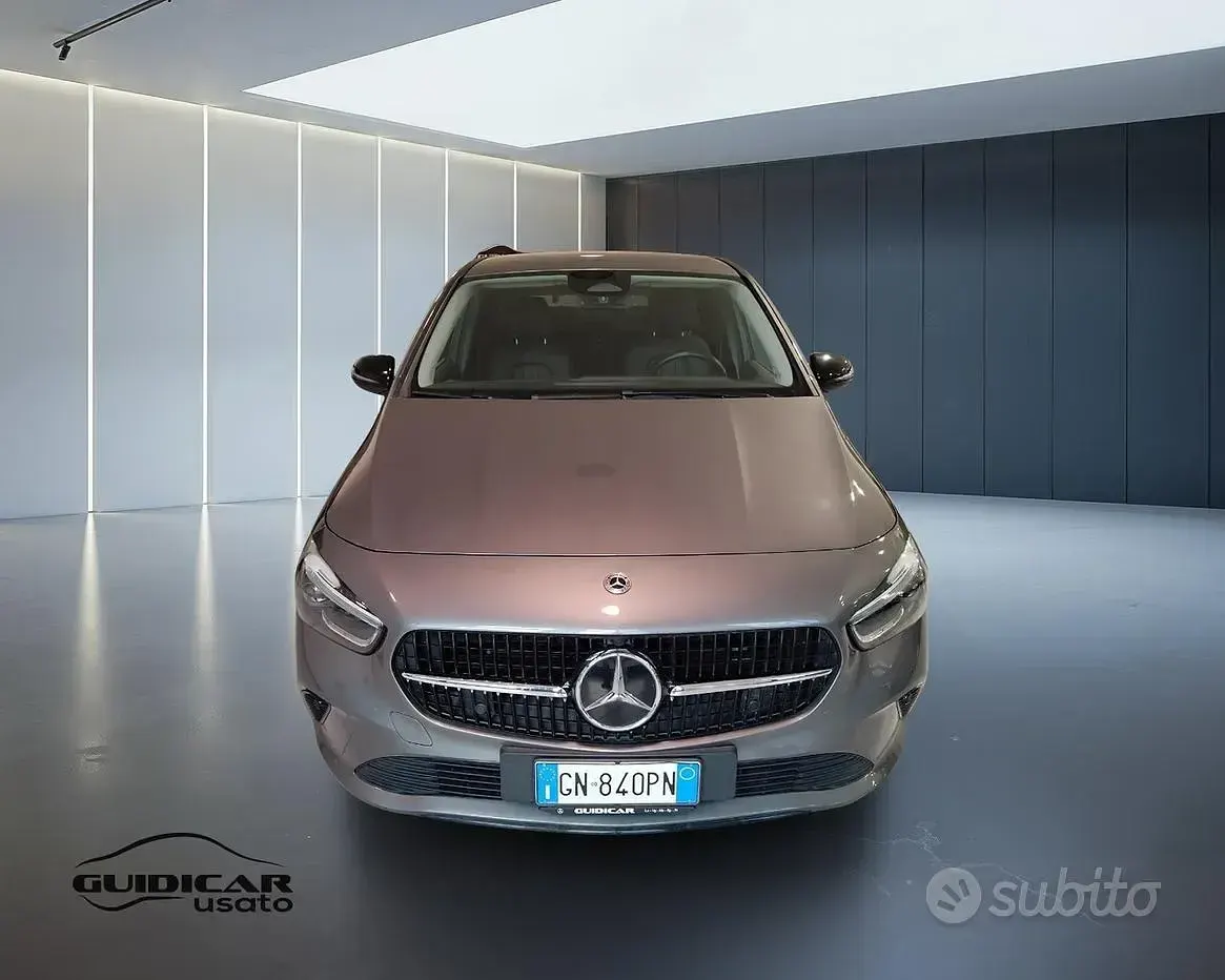 Usata Mercedes B180 Advanced 116 CV (85 kW) 2023 Grigio Utilitaria