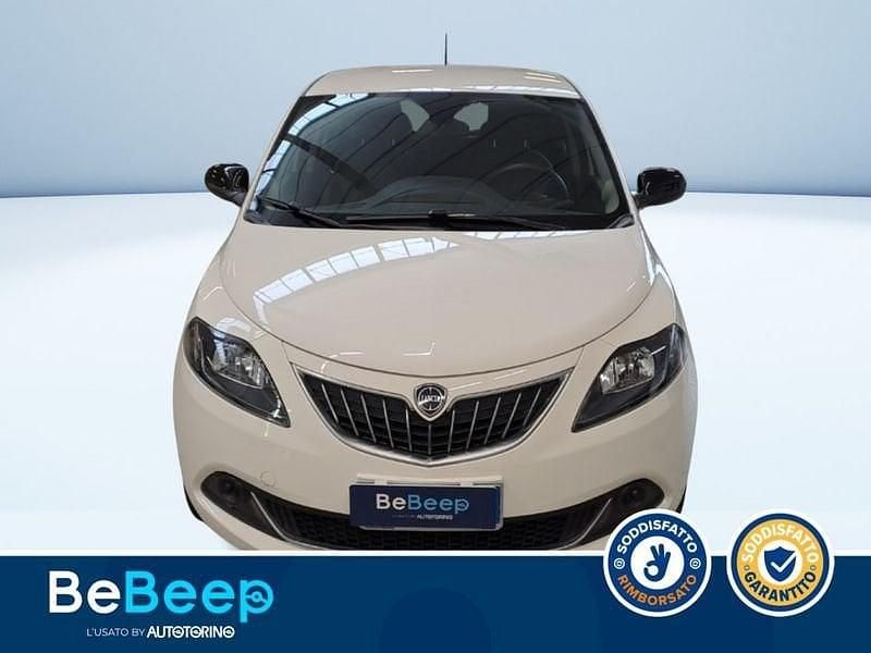 Usata Lancia Ypsilon Silver 70 CV (51 kW) 2022 Argento pastello Utilitaria