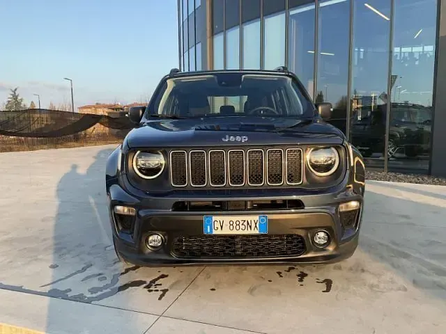 Begagnad Jeep Renegade Altitude 131 HK (96 kW) 2024 Blå SUV