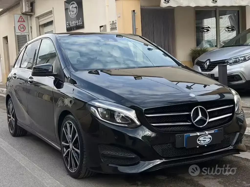 Begagnad Mercedes B200 136 HK (100 kW) 2016 Svart Minibuss