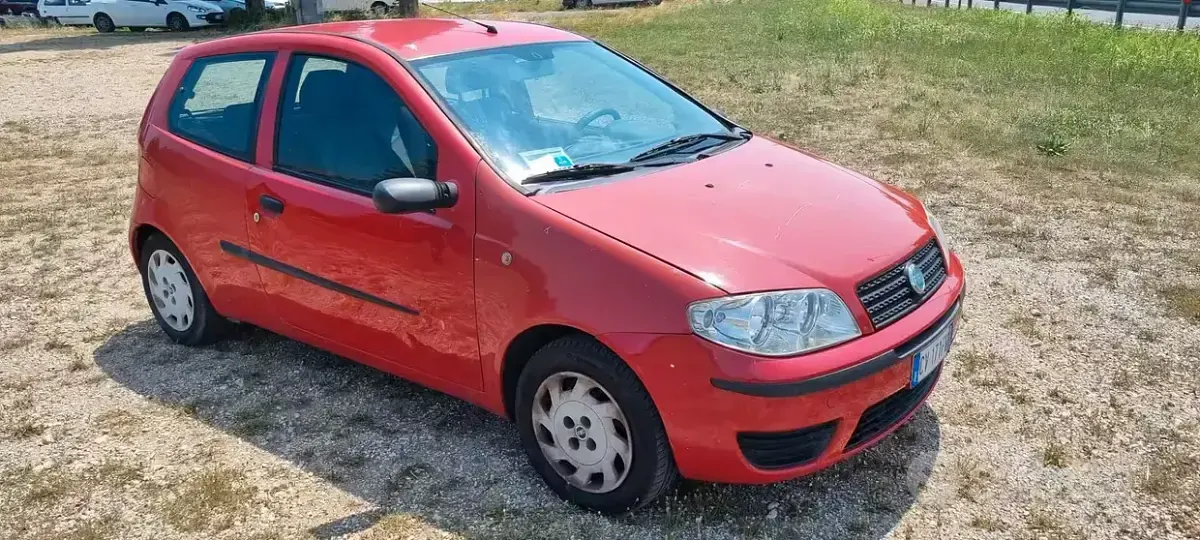 Usata Fiat Punto 75 CV (55 kW) 2005 Utilitaria