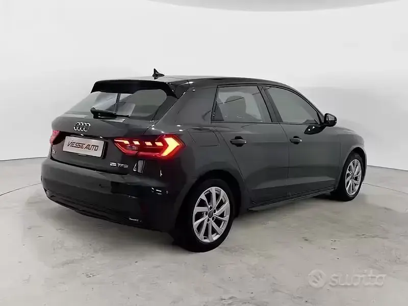 Usata Audi A1 Sportback Ambiente 95 CV (69 kW) 2019 Grigio Utilitaria