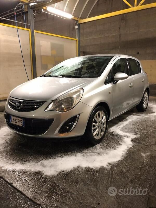 Usata Opel Corsa 2012 Grigio Berlina