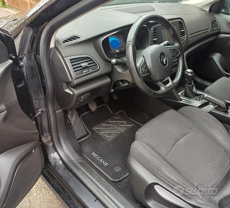 Usata Renault Mégane IV Zen 90 CV (66 kW) 2016 Nero Berlina