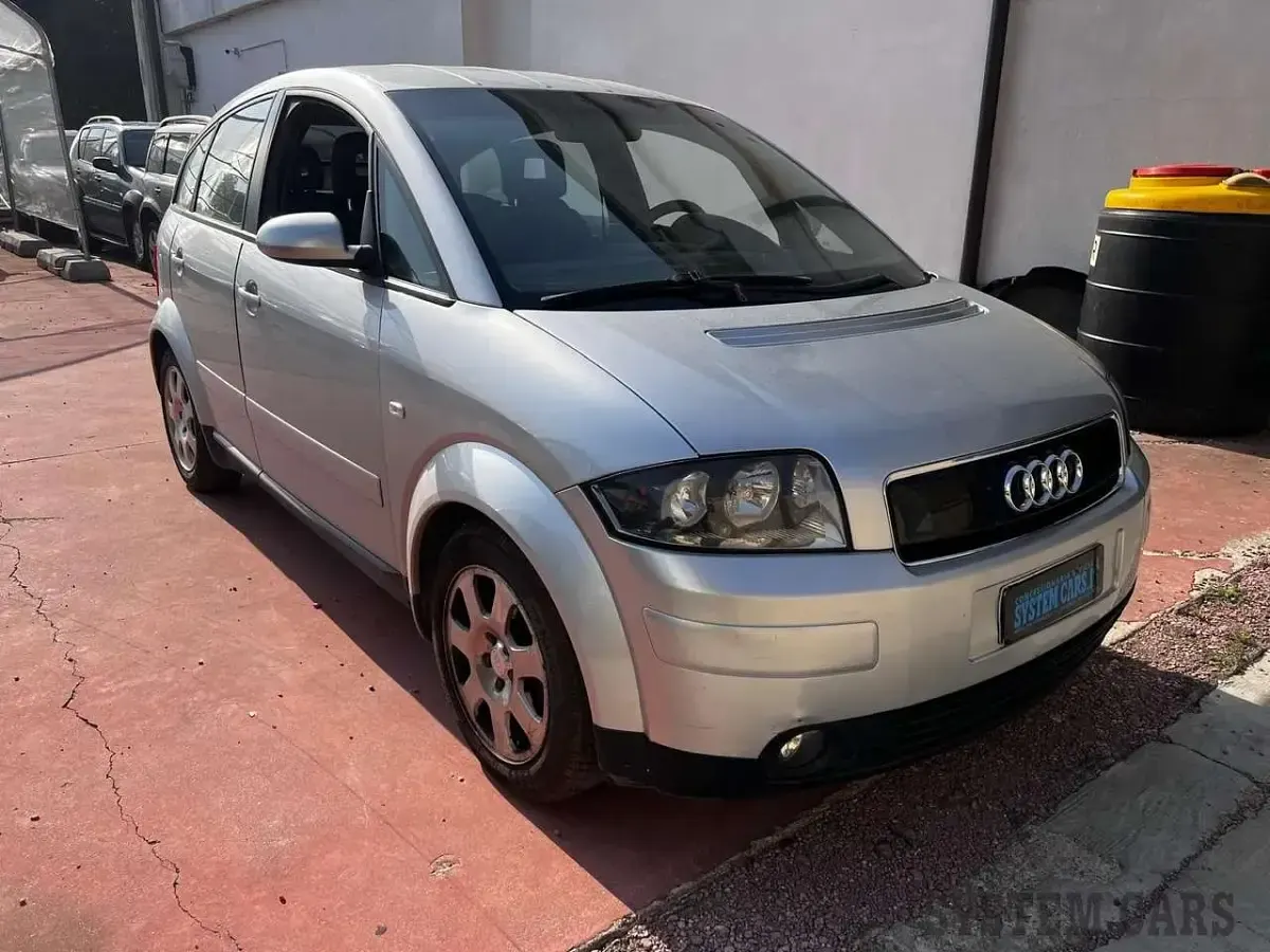 Usata Audi A2 75 CV (55 kW) 2002 Argento Utilitaria