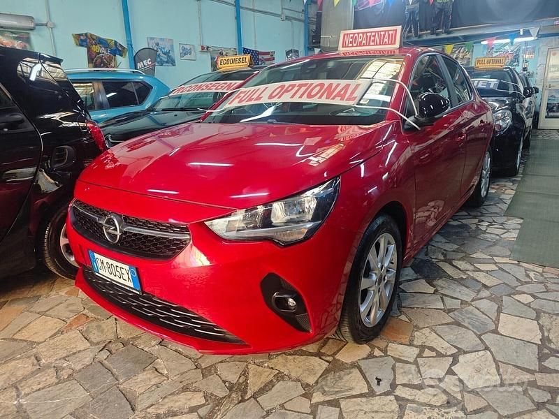 Rosso Usata 2022 Opel Blitz Edition Tre volumi | 11.500 € - Immagine 1/4