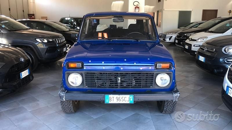 Usata Lada niva 74 CV (54 kW) 2001 Blu SUV