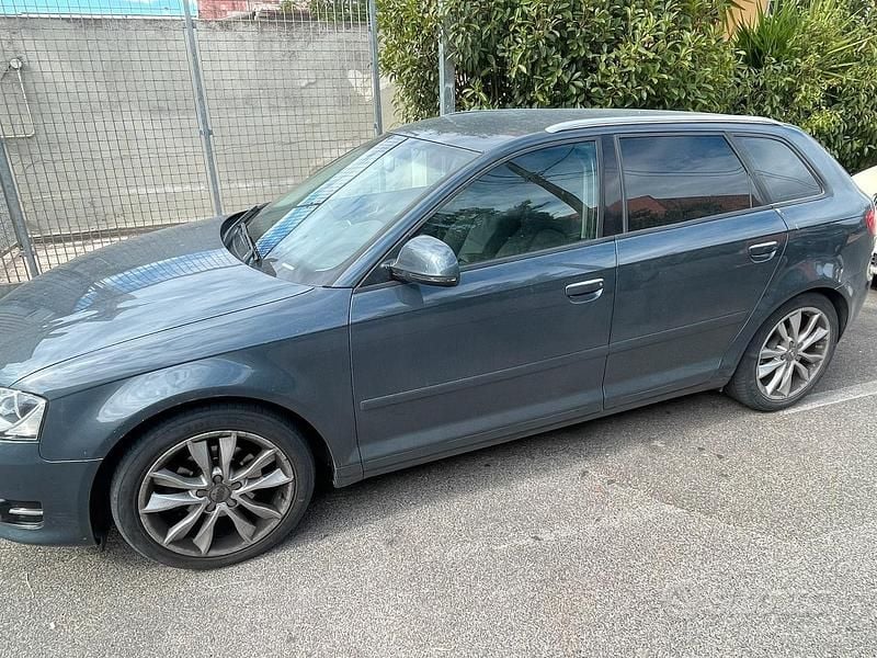 Usata Audi A3 105 CV (77 kW) 2011 Grigio Utilitaria